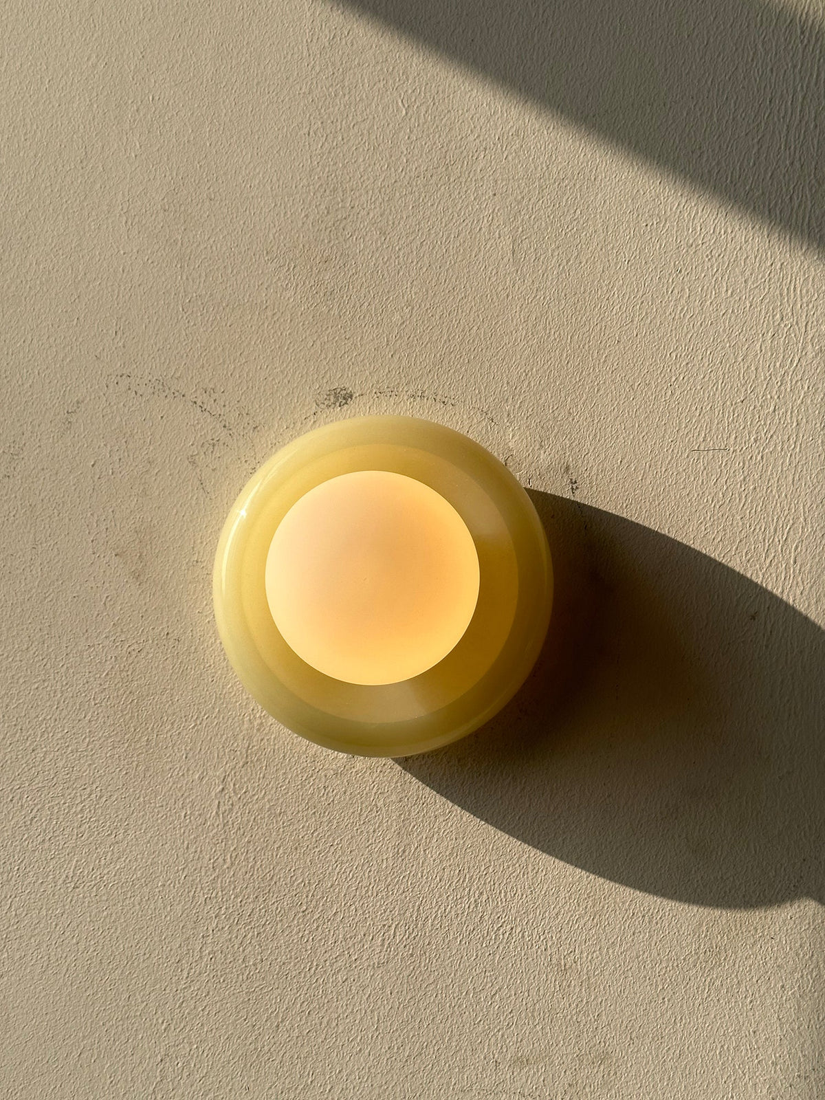 Novi Onyx Wall Lamp