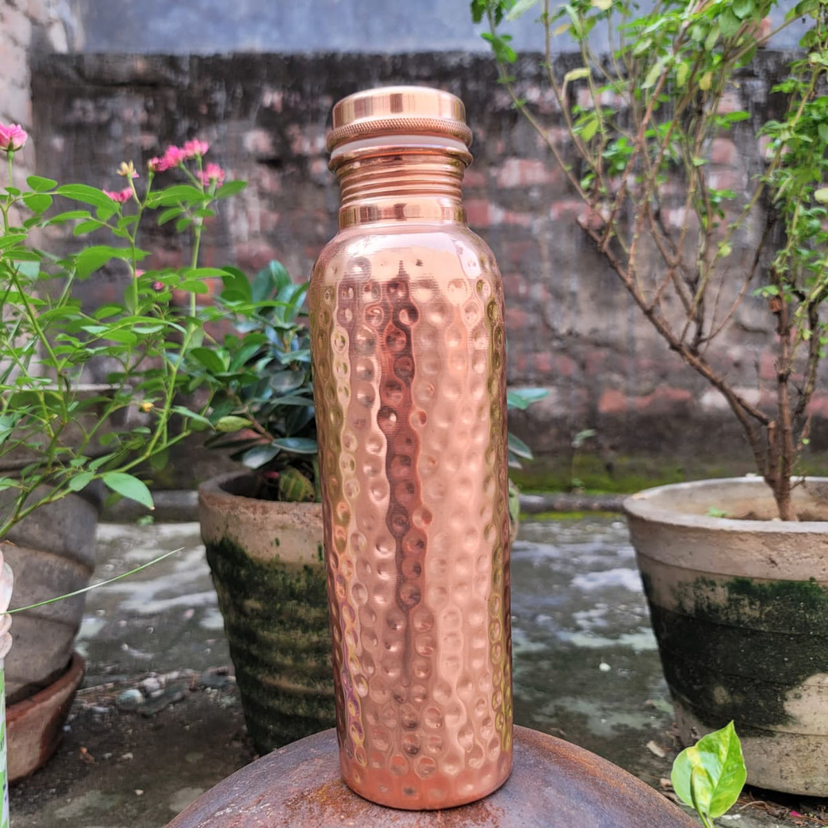 Hammered Copper Water Bottle 800ML – Ayurveda Pure Copper Leakproof & Durable Drinking Bottle | Sansoti