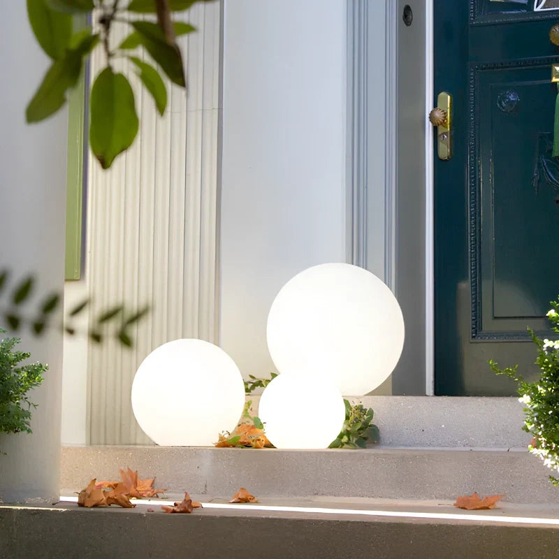 Solar garden ball light – 16 colors with remote control