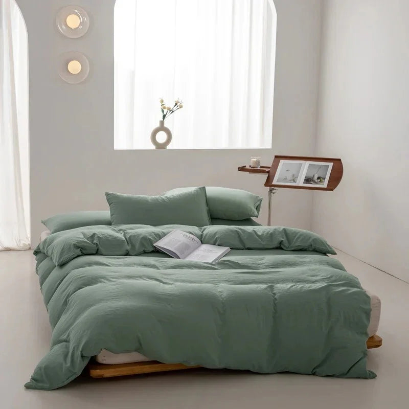 Elegant Quilt and Pillowcase Set