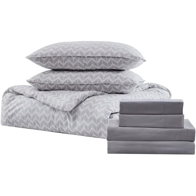 7-piece herringbone bedding set including a sheet
