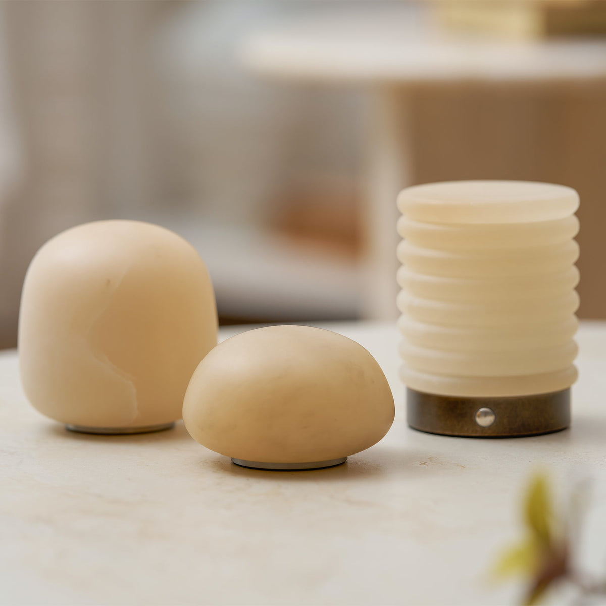 Alabaster Petite Portable Lamp (Built-in Battery)