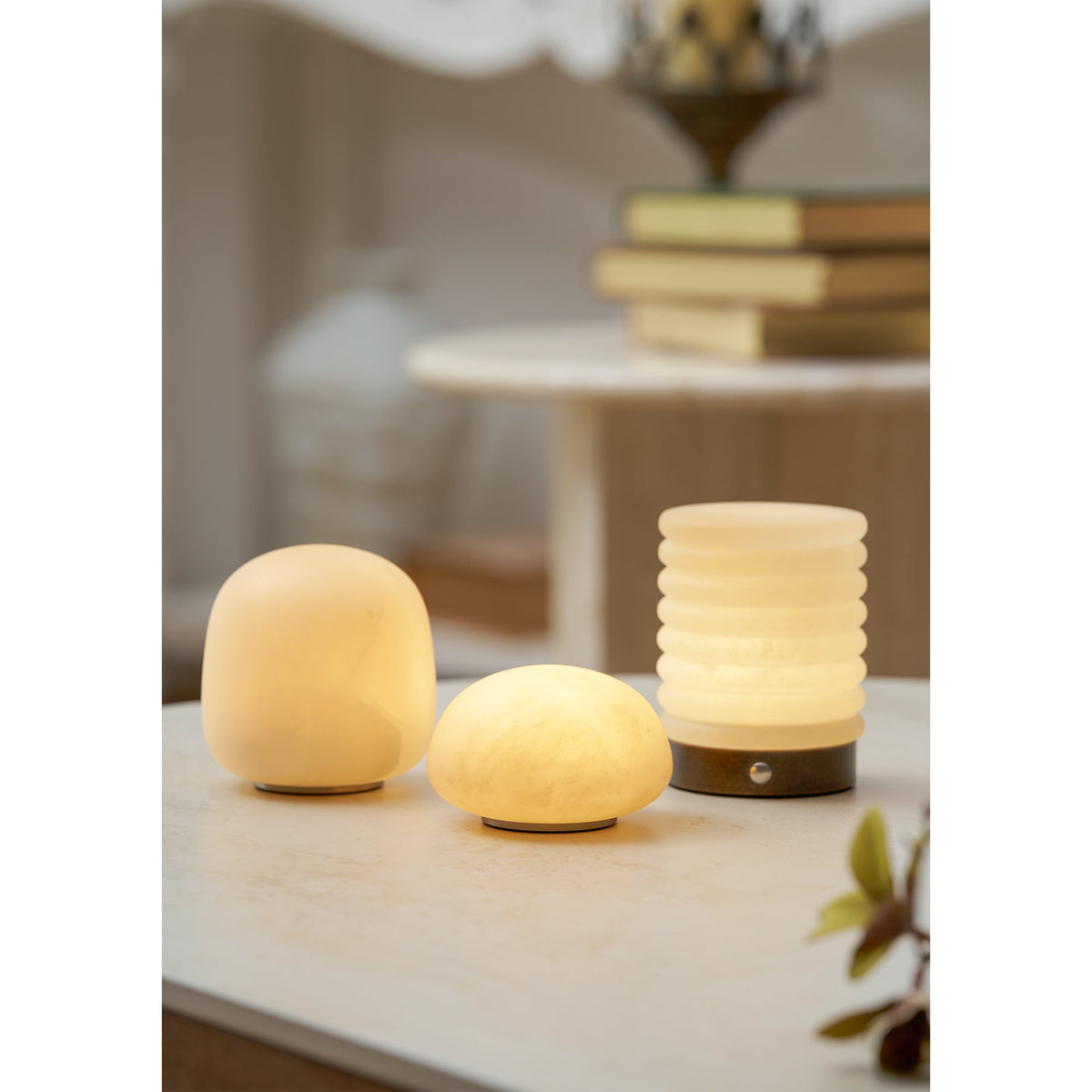 Alabaster Petite Portable Lamp (Built-in Battery)