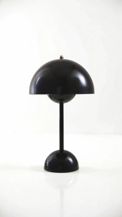 Minimalist Wireless Table Lamp