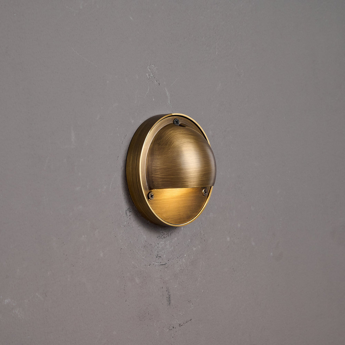 Hardy Wall Lamp
