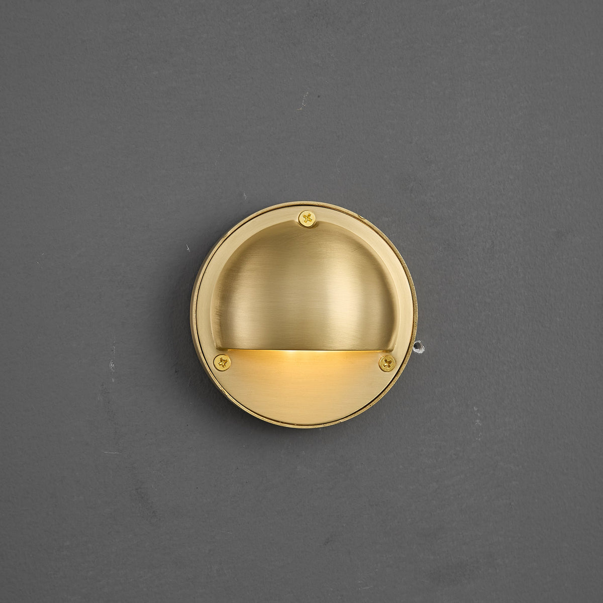 Hardy Wall Lamp