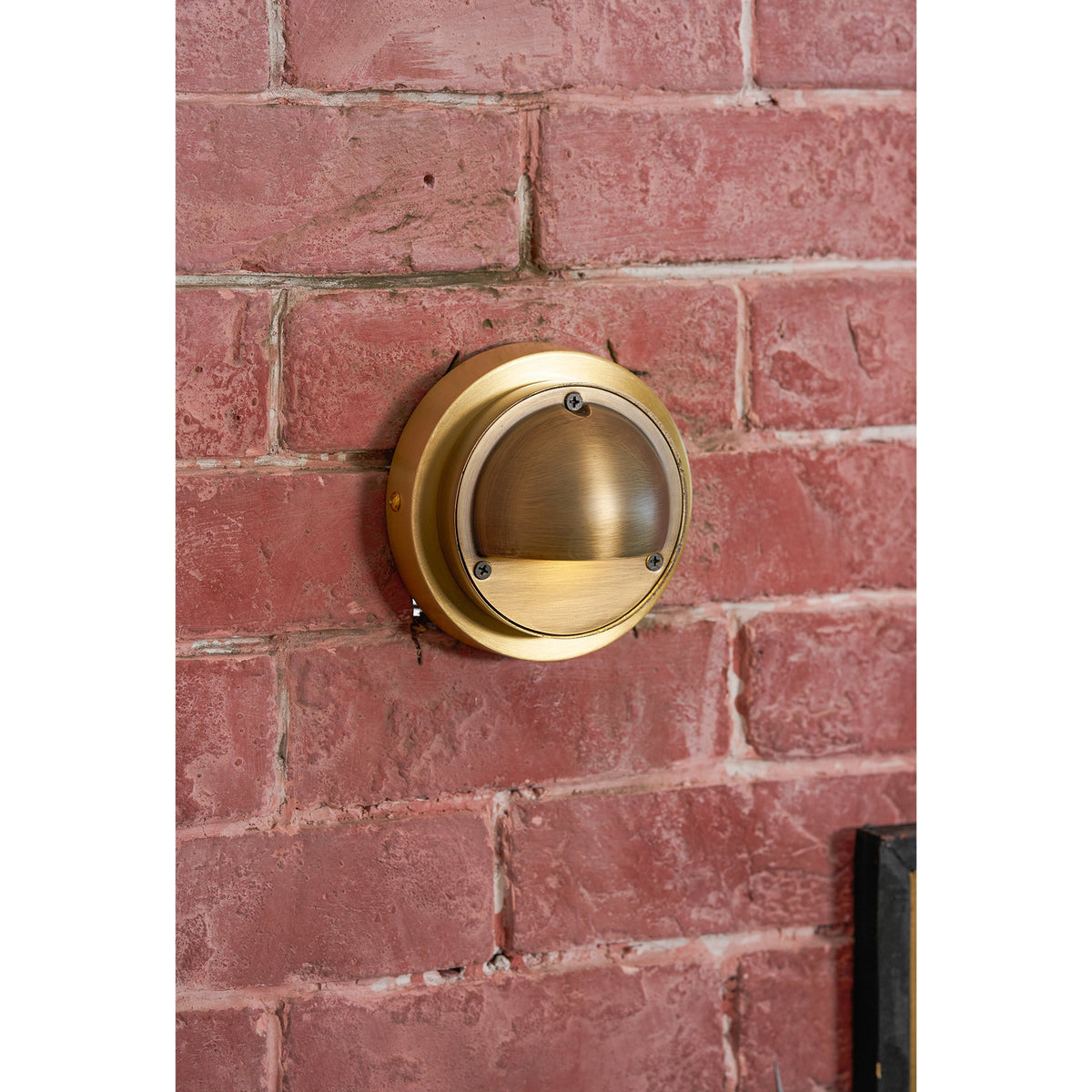 Hardy Wall Lamp