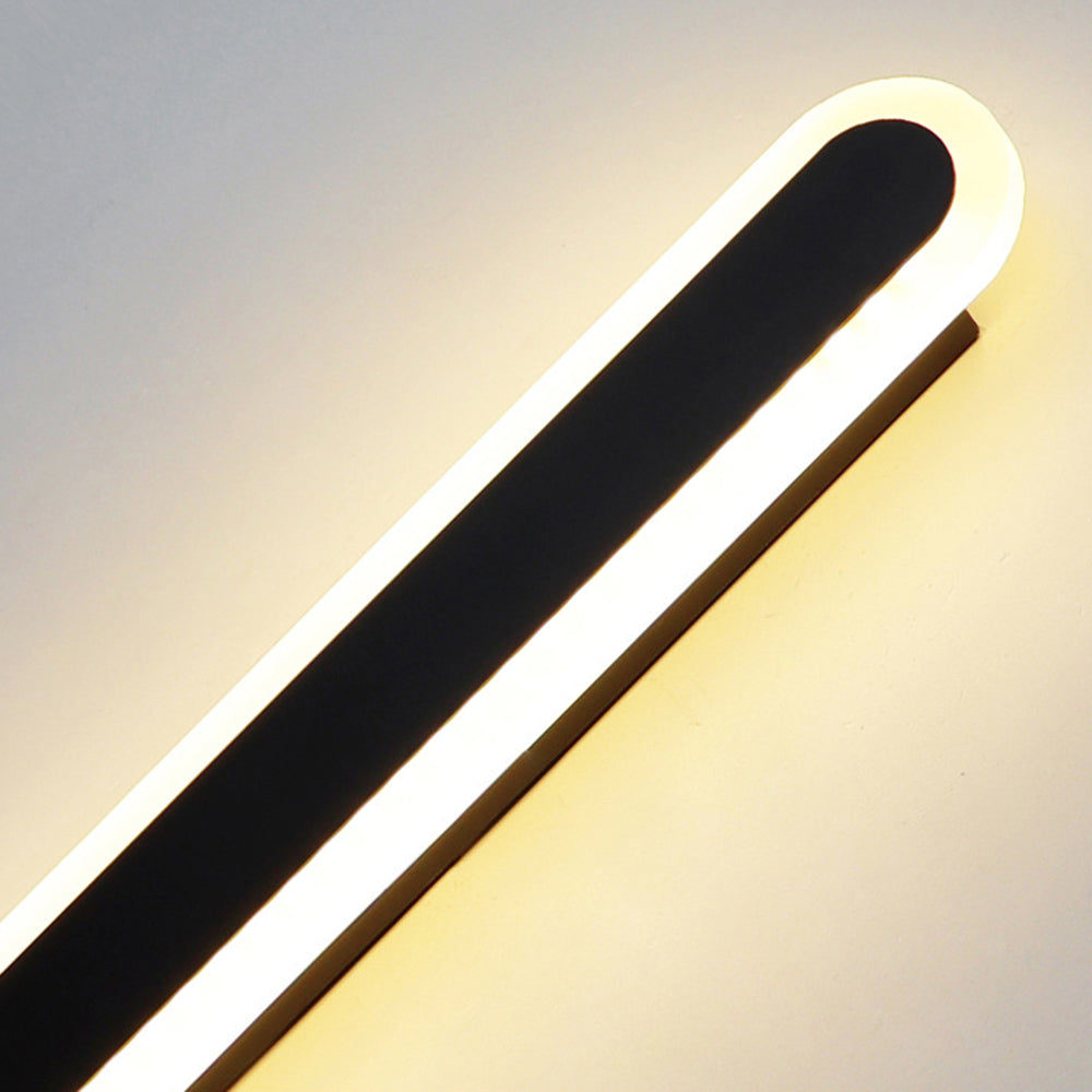 Decorative dimmable linear LED lamp for outdoor lighting - Designed for patio and corridor lighting