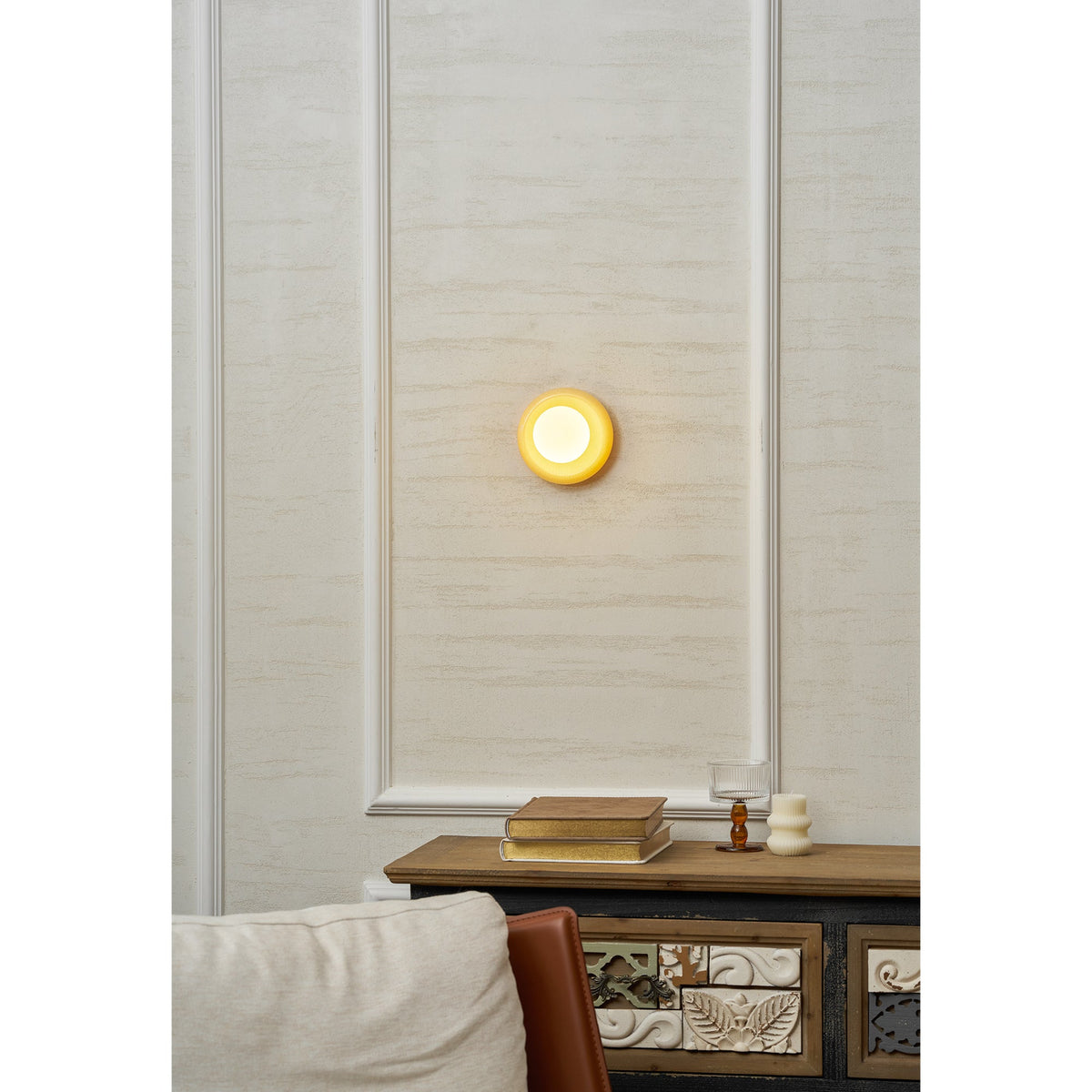 Novi Onyx Wall Lamp