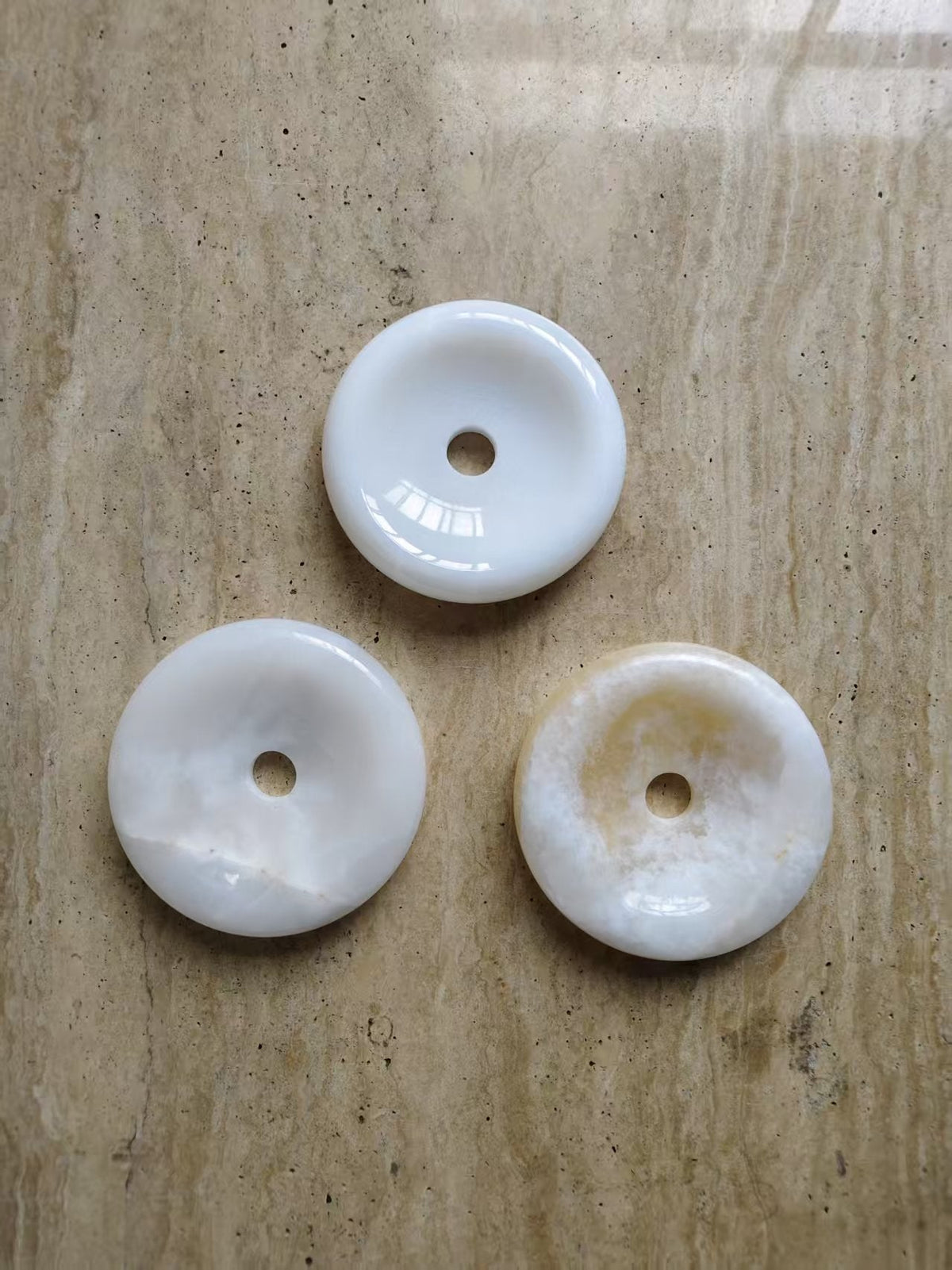 Novi Onyx Wall Lamp