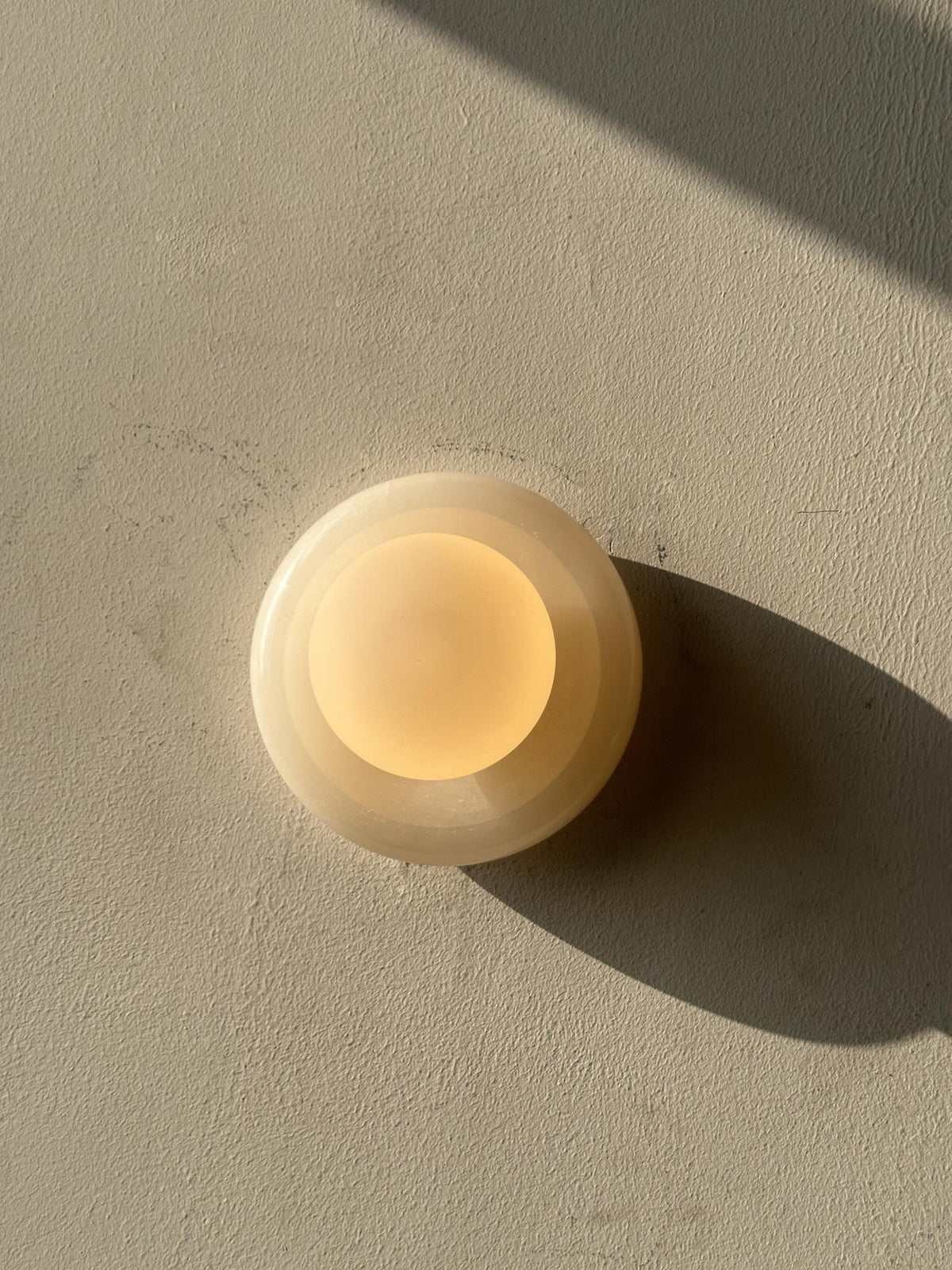 Novi Onyx Wall Lamp
