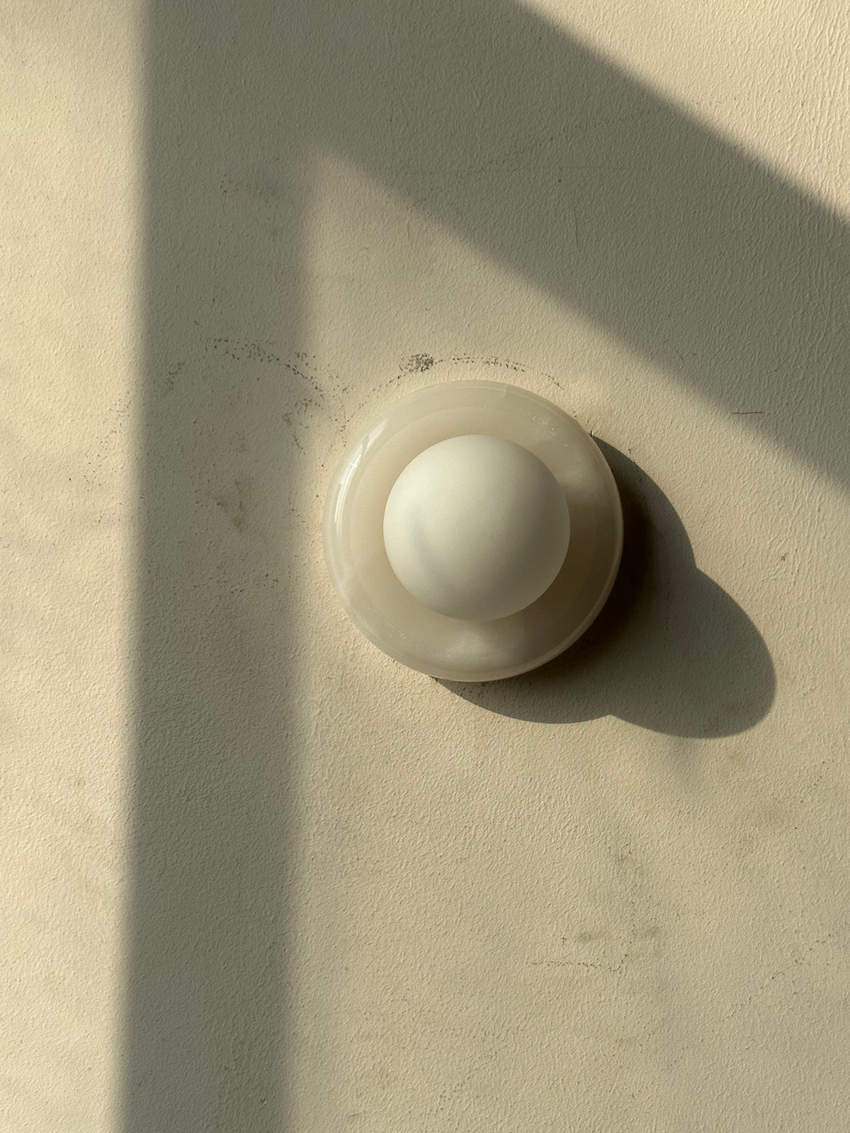 Novi Onyx Wall Lamp