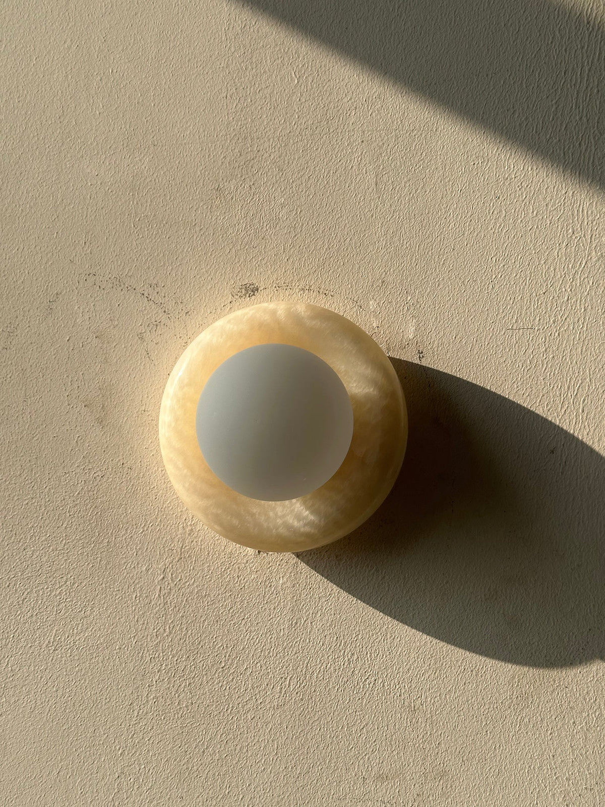 Novi Onyx Wall Lamp