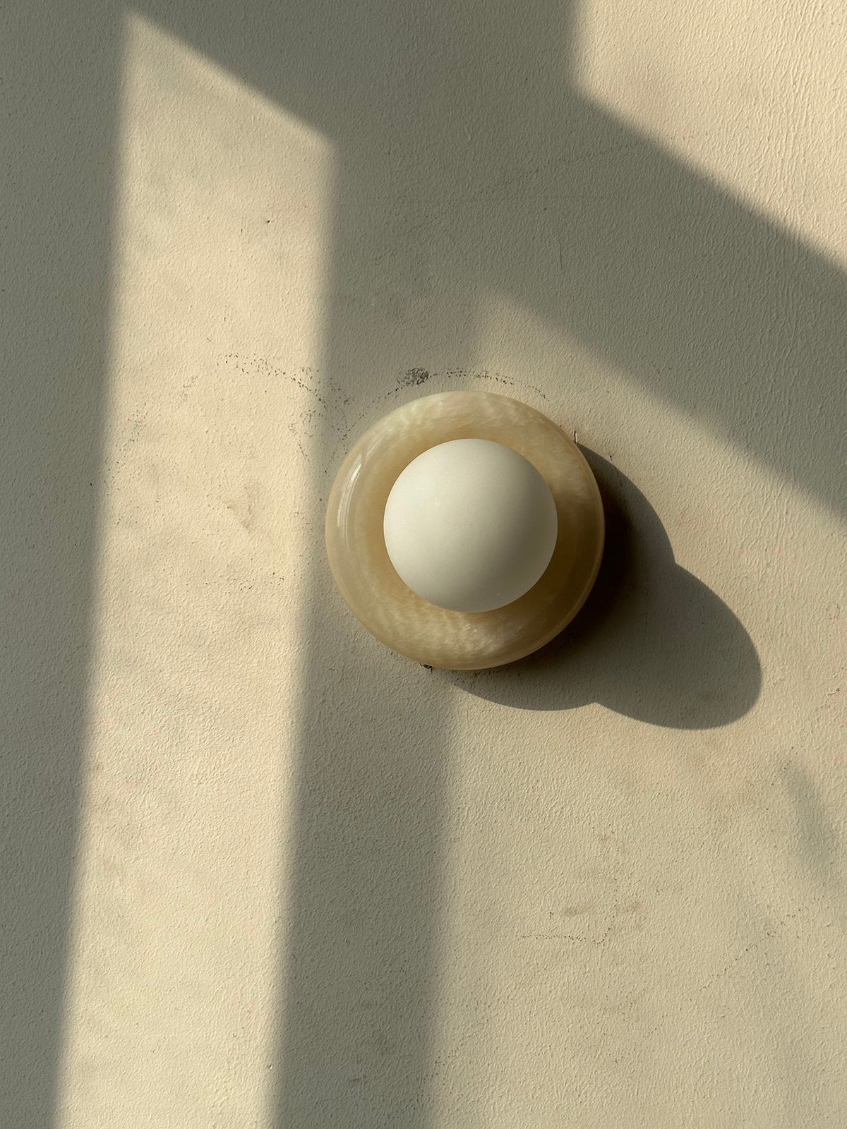 Novi Onyx Wall Lamp