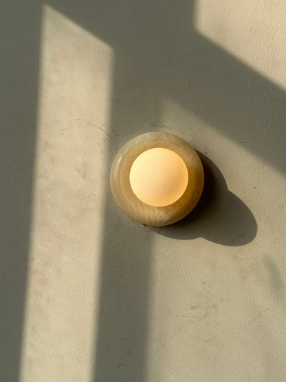 Novi Onyx Wall Lamp