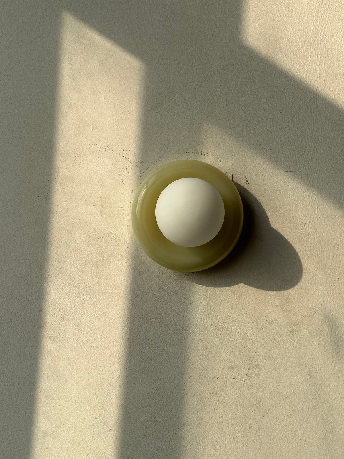 Novi Onyx Wall Lamp