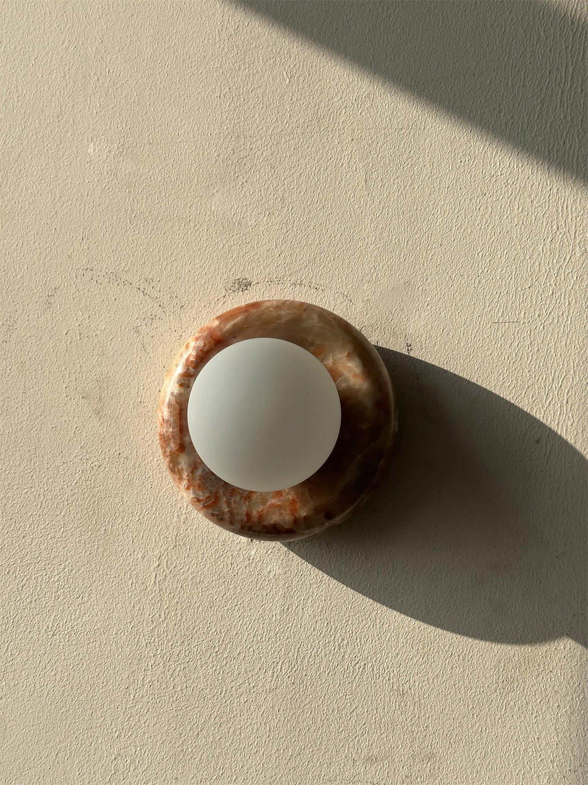 Novi Onyx Wall Lamp