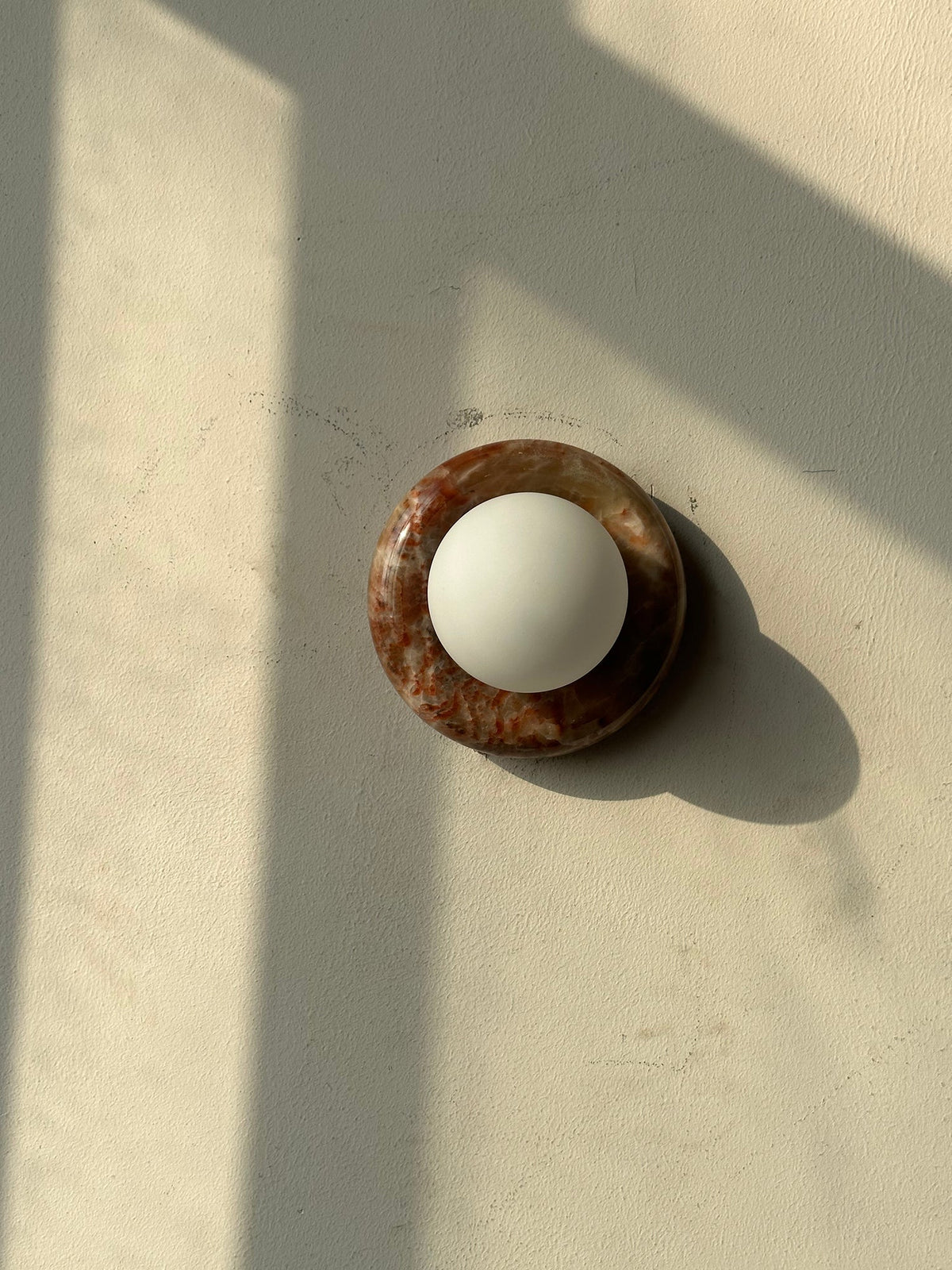 Novi Onyx Wall Lamp