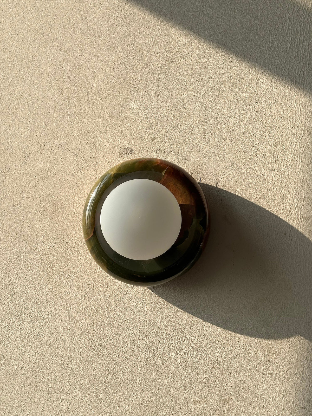 Novi Onyx Wall Lamp