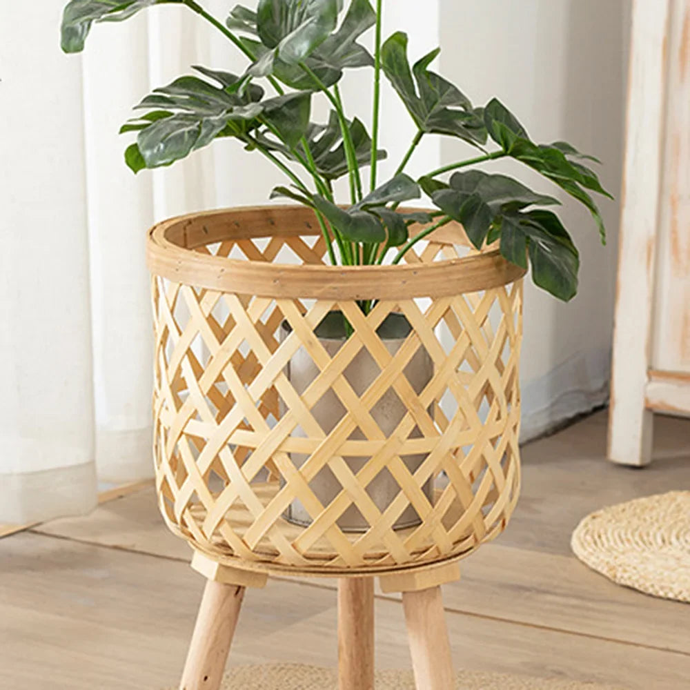Elevated planter stand with stable legs