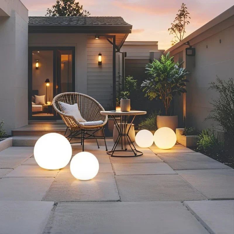 Solar garden ball light – 16 colors with remote control