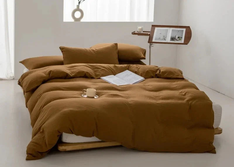 Elegant Quilt and Pillowcase Set