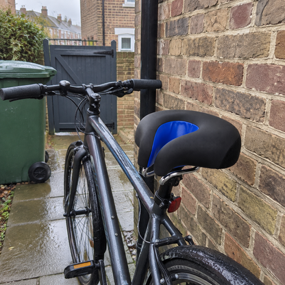 Nose free bike saddle on a bicycle