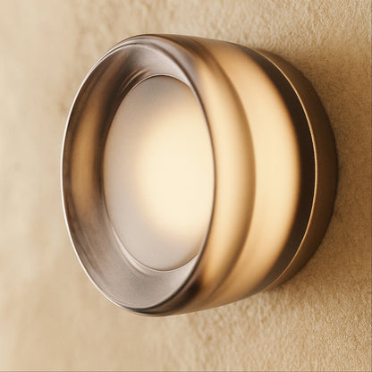 Lugna Wall Lamp