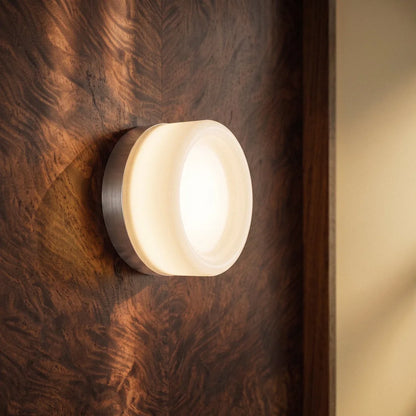 Lugna Wall Lamp
