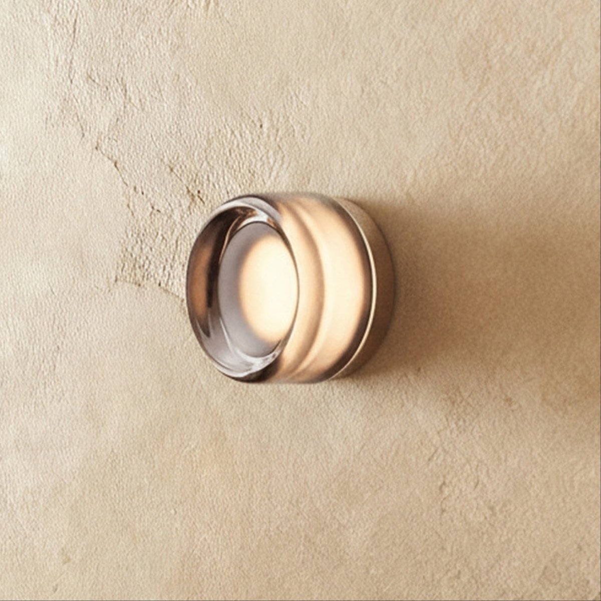 Lugna Wall Lamp