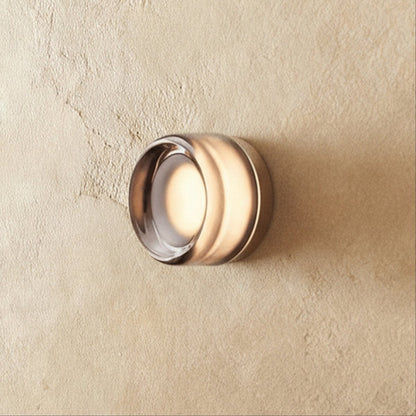 Lugna Wall Lamp
