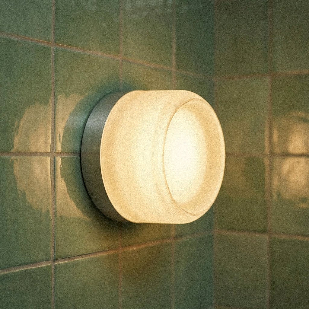 Lugna Wall Lamp