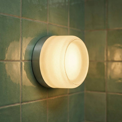 Lugna Wall Lamp
