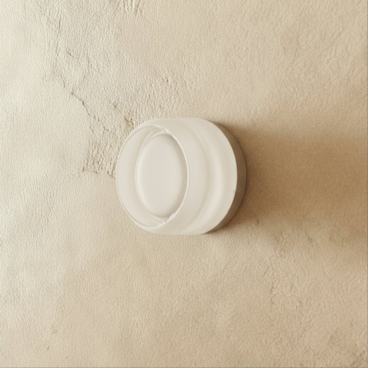 Lugna Wall Lamp