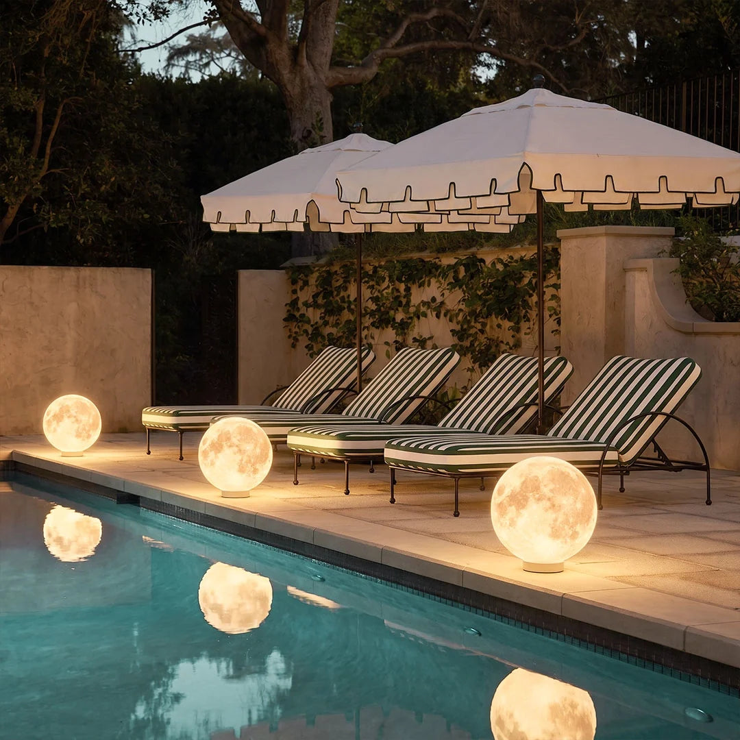 Moon-Shaped Stone Pillar Light Outdoor Decorative Light
