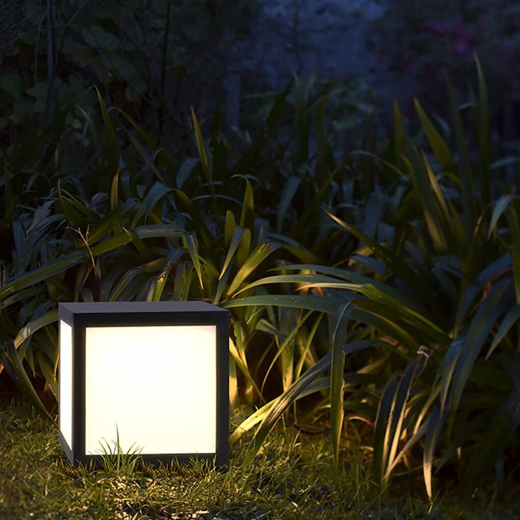 Square Pillar Lights Black Outdoor LED Metal Fixture
