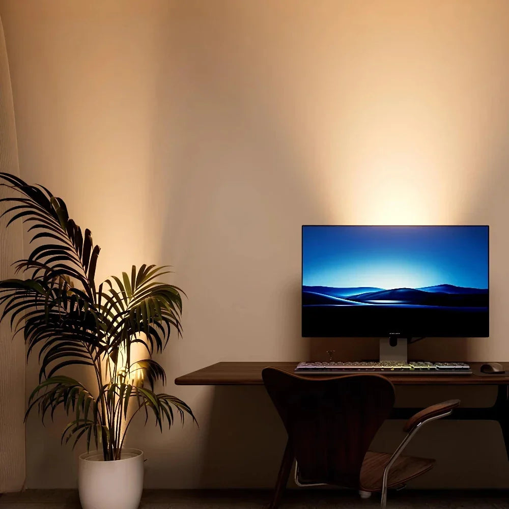 Versatile easy-to-install wall spotlight with remote control